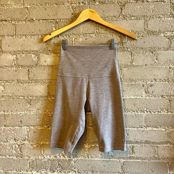 Lululemon Athletica Lululemon Align Super High Rise Short *10" - Size 4 - Picture 5 of 10